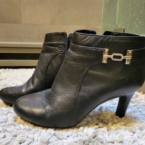 Leather Bandolino booties with gold buckle